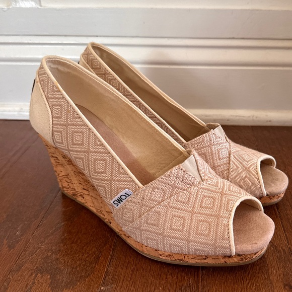 TOMS Women's Classic Wedge Sandals - Picture 8 of 10
